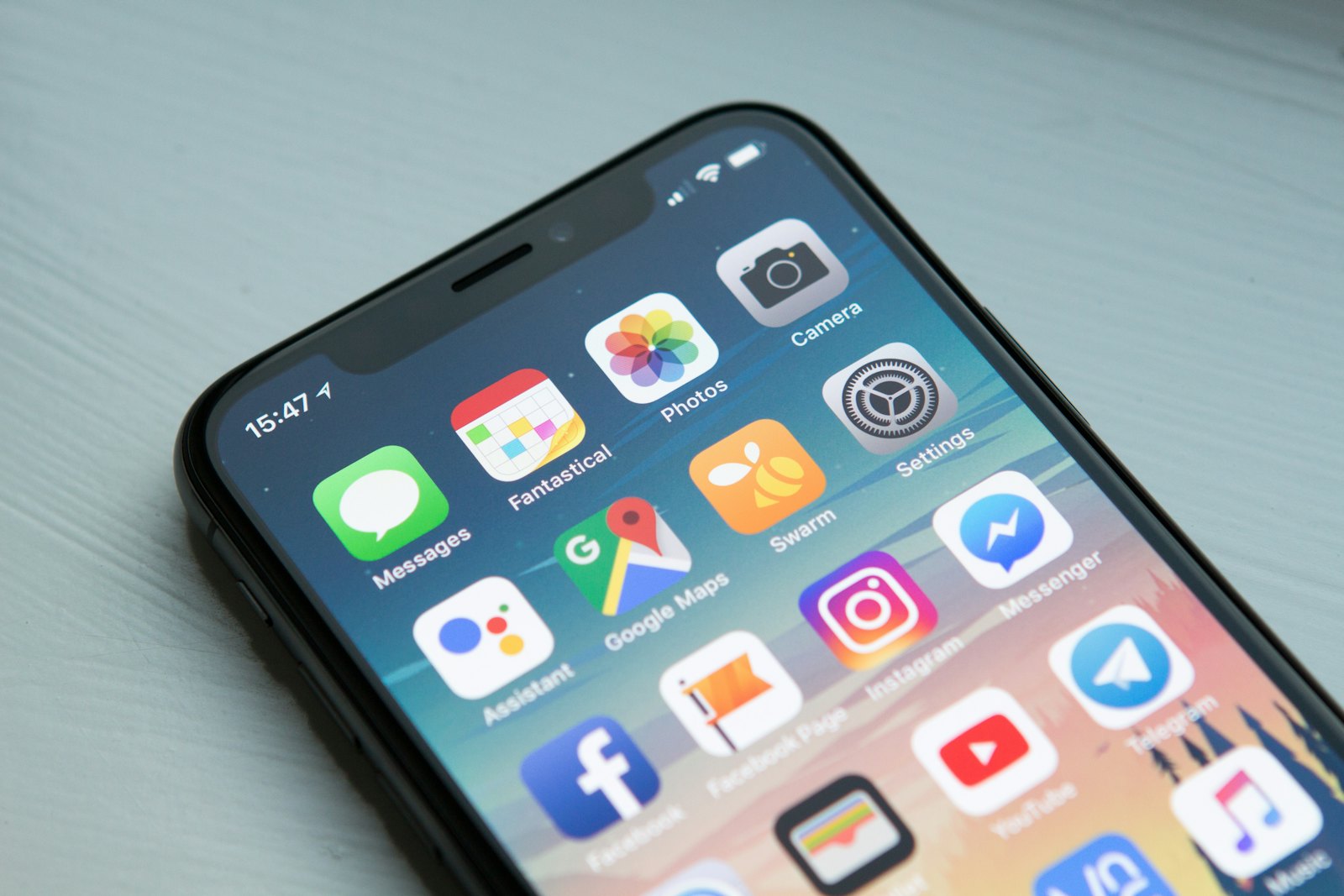 Smartfon w dłoni — kampanie na urządzeniach mobilnych